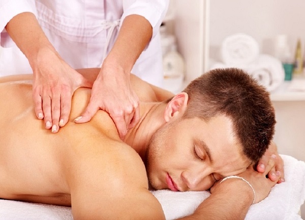 Медицинский массаж (иллюстрация)